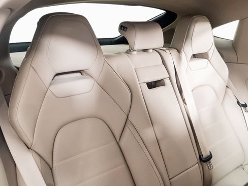 Used 2024 Porsche Panamera 4 w/ Premium Package image 16