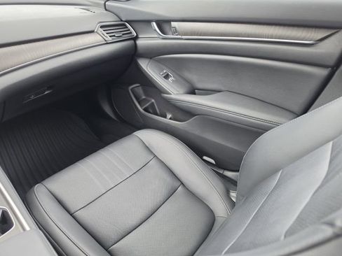 Used 2022 Honda Accord Touring image 17