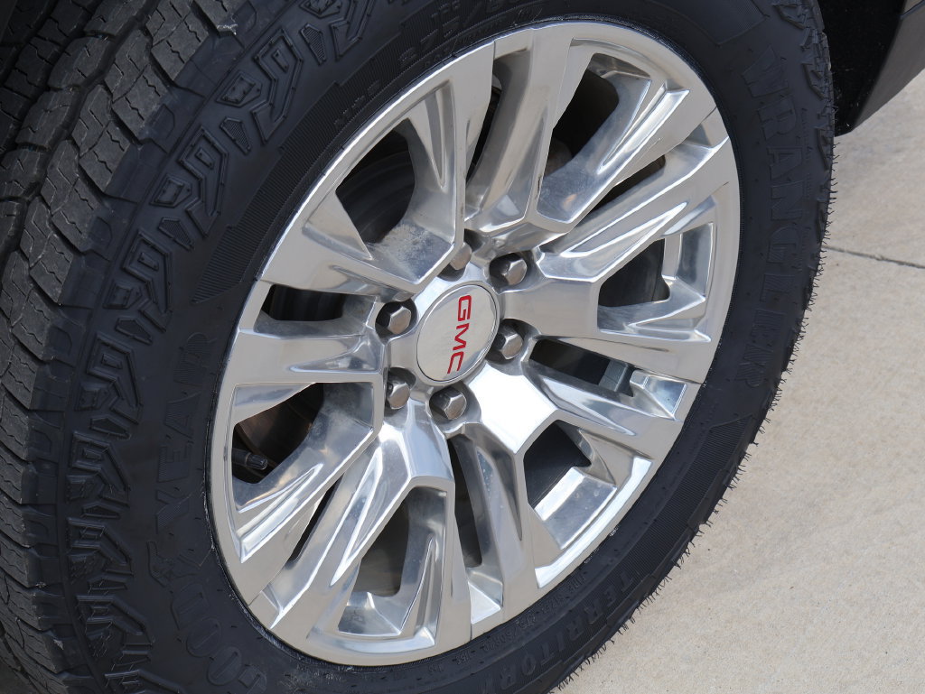 Used 2025 GMC Yukon Denali AWD/4WD image 41