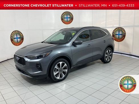 Used 2024 Ford Escape Platinum image 1