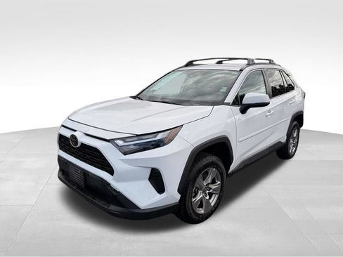 Used 2023 Toyota RAV4 XLE AWD/4WD image 2