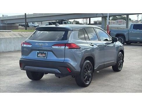 Certified 2025 Toyota Corolla Cross L FWD image 5