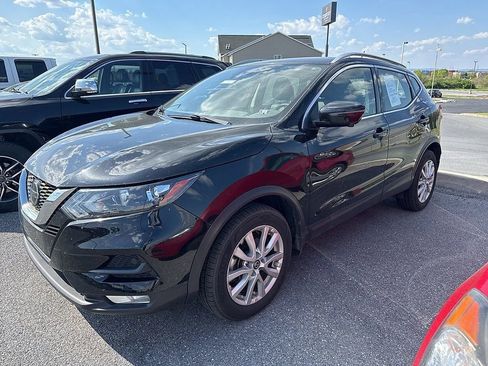 Used 2022 Nissan Rogue Sport SV w/ Technology Package AWD/4WD image 2