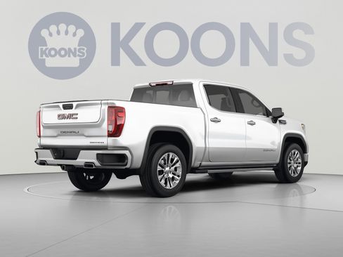 Used 2024 GMC Sierra 1500 Denali w/ Technology Package AWD/4WD image 4
