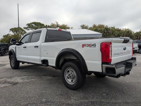 Used 2023 Ford F350 XL w/ FX4 Off-Road Package AWD/4WD image 6