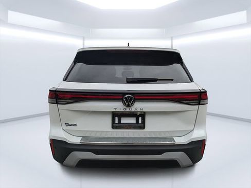 New 2026 Volkswagen Tiguan S FWD image 4
