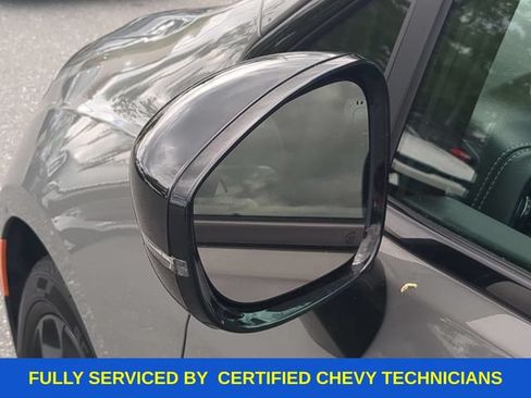 Used 2025 Chrysler Pacifica Limited FWD image 19