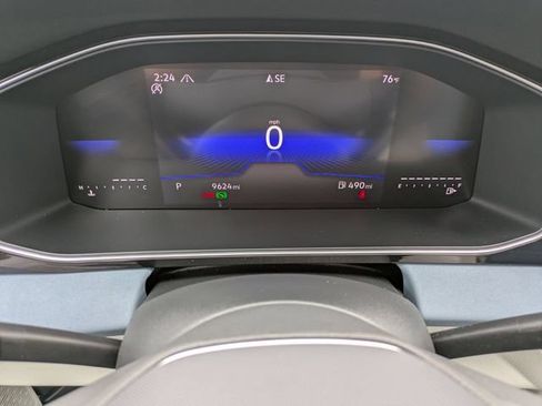 Certified 2025 Volkswagen Jetta SE FWD image 29