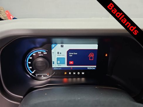 Used 2023 Ford Bronco Badlands image 21