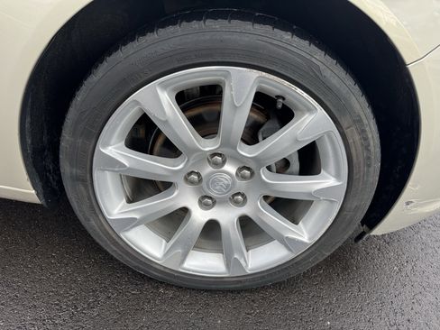 Used 2013 Buick Regal Premium image 30