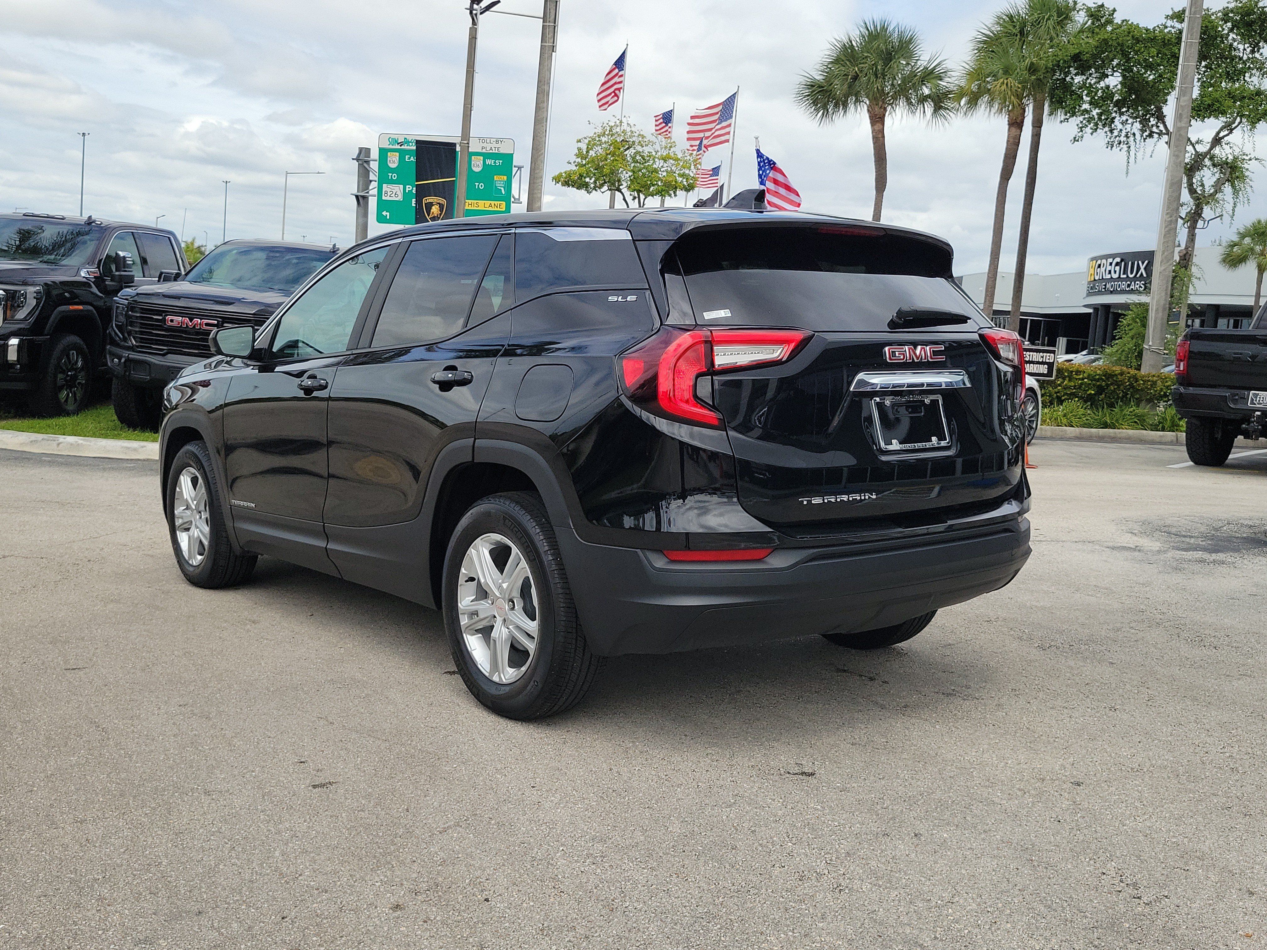 Used 2024 GMC Terrain SLE FWD image 7