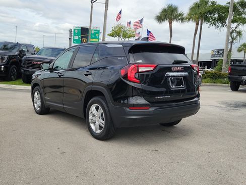 Used 2024 GMC Terrain SLE FWD image 7