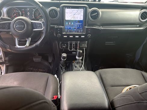 Used 2020 Jeep Wrangler Unlimited Sahara AWD/4WD image 8