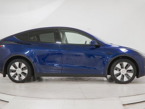 Used 2023 Tesla Model Y Long Range AWD/4WD image 14
