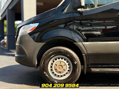 Used 2019 Mercedes-Benz Sprinter 2500 image 12