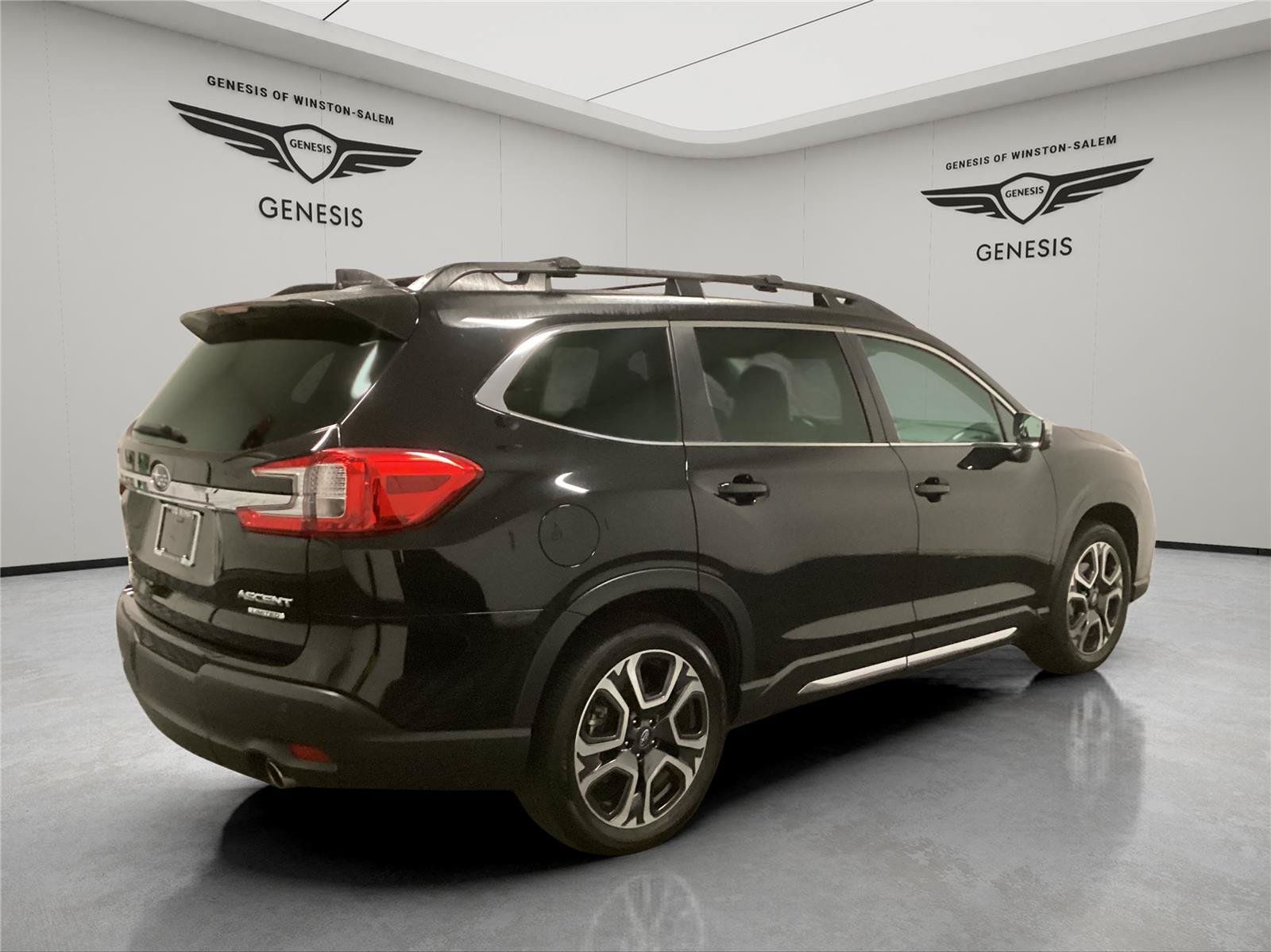 Used 2023 Subaru Ascent Limited w/ Technology Package AWD/4WD image 5