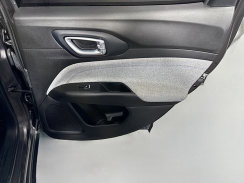 Used 2022 Jeep Compass Latitude image 28