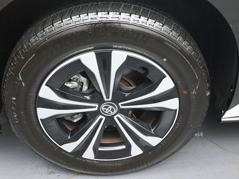 Used 2023 Toyota bZ4X XLE image 39