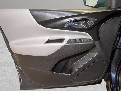 Used 2018 Chevrolet Equinox LS image 10