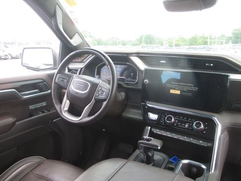 Used 2024 GMC Sierra 1500 Denali AWD/4WD image 31