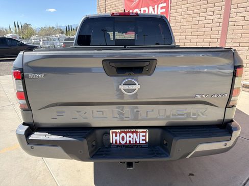 Used 2024 Nissan Frontier SV w/ SV Convenience Package image 4