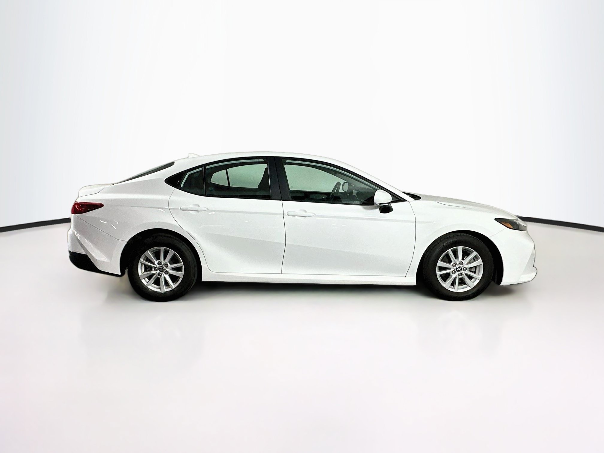 Used 2025 Toyota Camry LE FWD image 10