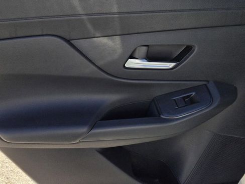 New 2026 Nissan Sentra SR w/ Floor Mat Package FWD image 9