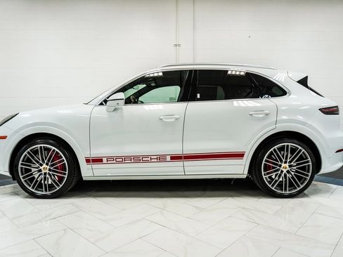 Used 2021 Porsche Cayenne Turbo image 8