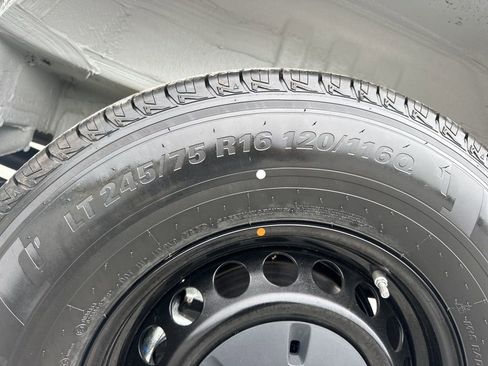 Used 2025 Mercedes-Benz Sprinter 2500 image 28