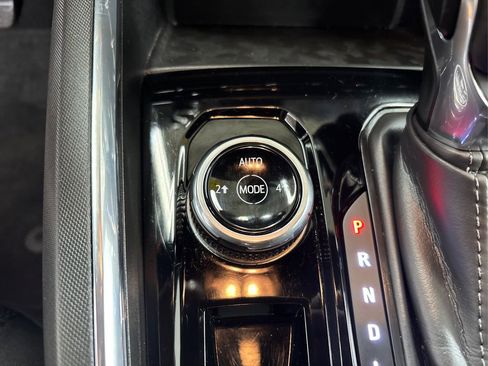 Used 2025 GMC Canyon Elevation image 35