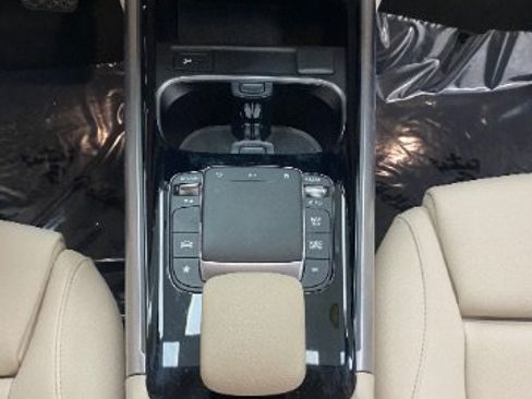Used 2023 Mercedes-Benz GLA 250 4MATIC w/ Premium Package image 23
