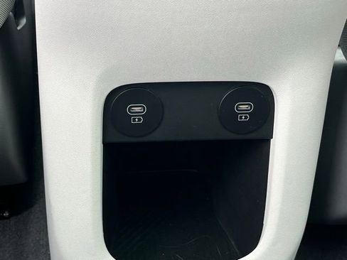 Used 2025 Hyundai Ioniq 5 Limited image 17