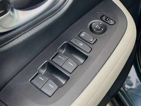 Certified 2024 Honda HR-V LX image 19