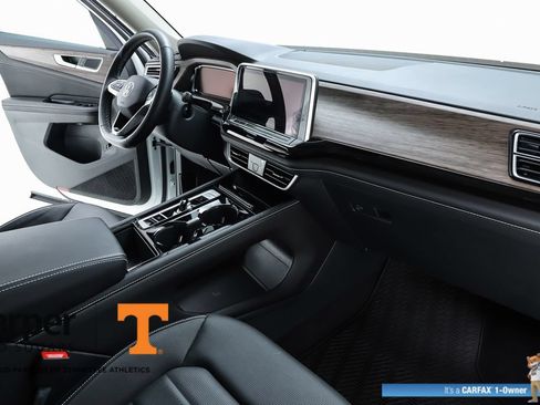 Used 2025 Volkswagen Atlas SEL AWD/4WD image 33