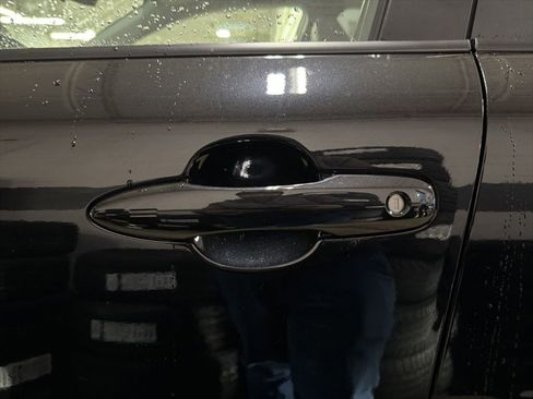 Used 2025 Toyota Corolla Cross XLE image 25