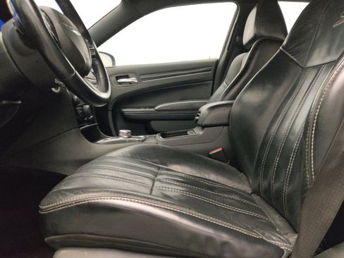 Used 2015 Chrysler 300 S RWD image 17