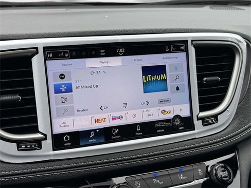 New 2026 Chrysler Pacifica Select image 22