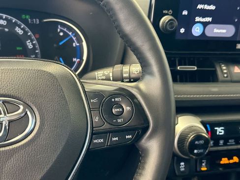 Used 2023 Toyota RAV4 XLE Premium image 27