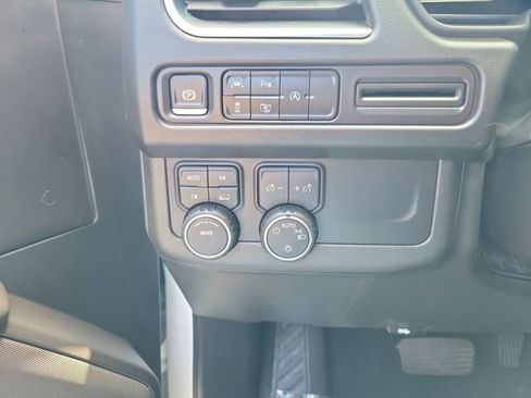 Used 2024 Chevrolet Tahoe RST w/ Luxury Package AWD/4WD image 15