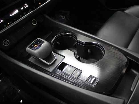 Used 2023 Nissan Rogue SV w/ SV Premium B Package image 18