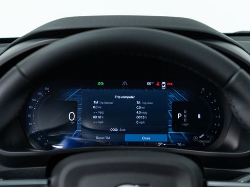 New 2026 Volvo XC40 B5 Plus w/ Protection Package Premier image 18