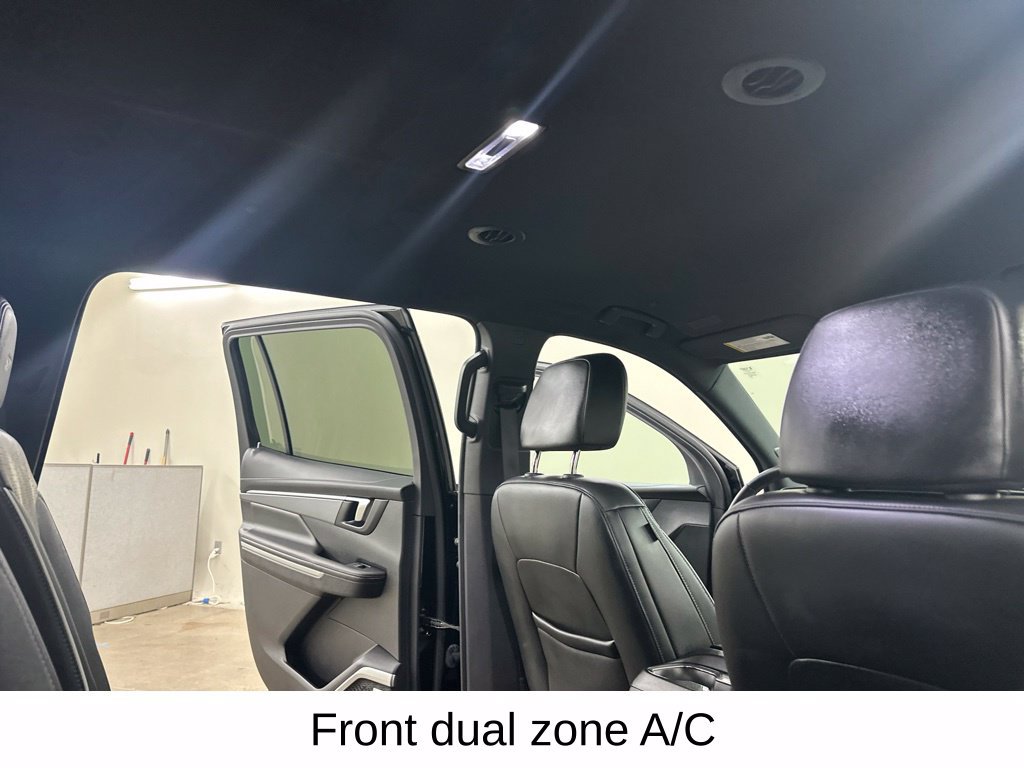 Used 2025 Buick Enclave Sport Touring w/ Power Package AWD/4WD image 24