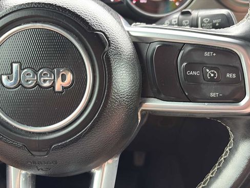 Used 2019 Jeep Wrangler Unlimited Rubicon AWD/4WD image 10