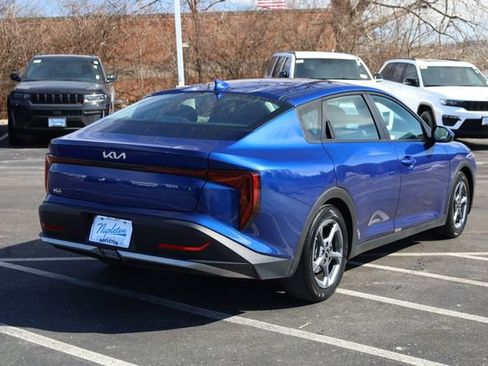 Used 2025 Kia K4 LXS image 6