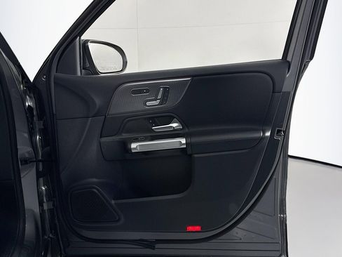 Certified 2022 Mercedes-Benz GLB 250 image 23