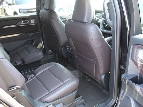 New 2026 Ford Explorer Platinum w/ LUX Leather Package AWD/4WD image 13