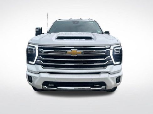 Used 2025 Chevrolet Silverado 2500 High Country w/ Technology Package AWD/4WD image 8