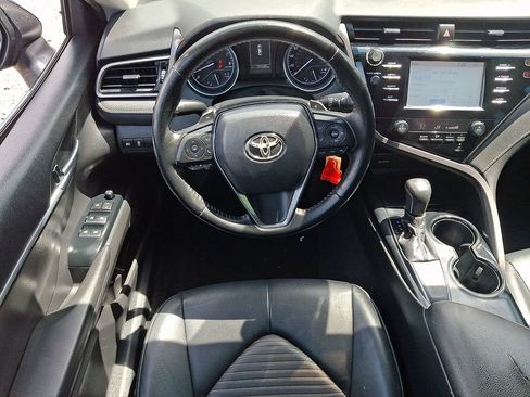 Used 2019 Toyota Camry SE FWD image 11