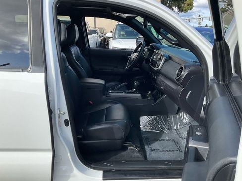 Used 2019 Toyota Tacoma TRD Off-Road w/ TRD Premium Off Road Package image 55