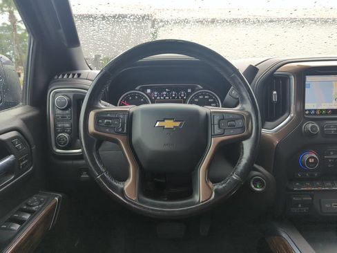 Used 2020 Chevrolet Silverado 1500 High Country w/ Technology Package AWD/4WD image 15